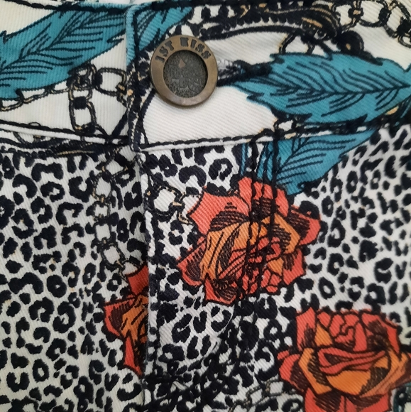 1st Kiss Short Shorts, Size 5, Rose + Leopard Print - Picture 3 of 7